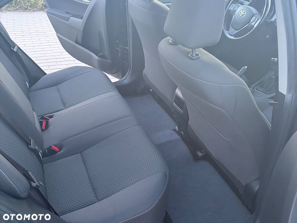 Toyota Corolla 1.6 Comfort - 12