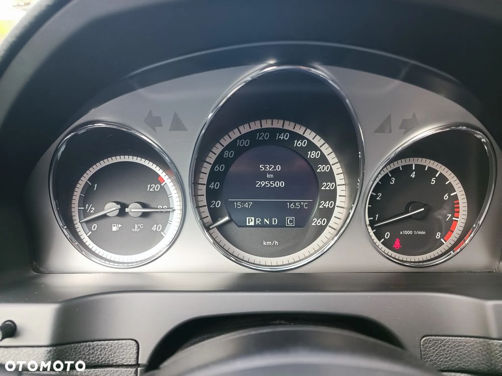 Mercedes-Benz Klasa C 180 CGI Automatik BlueEFFICIENCY Avantgarde - 18