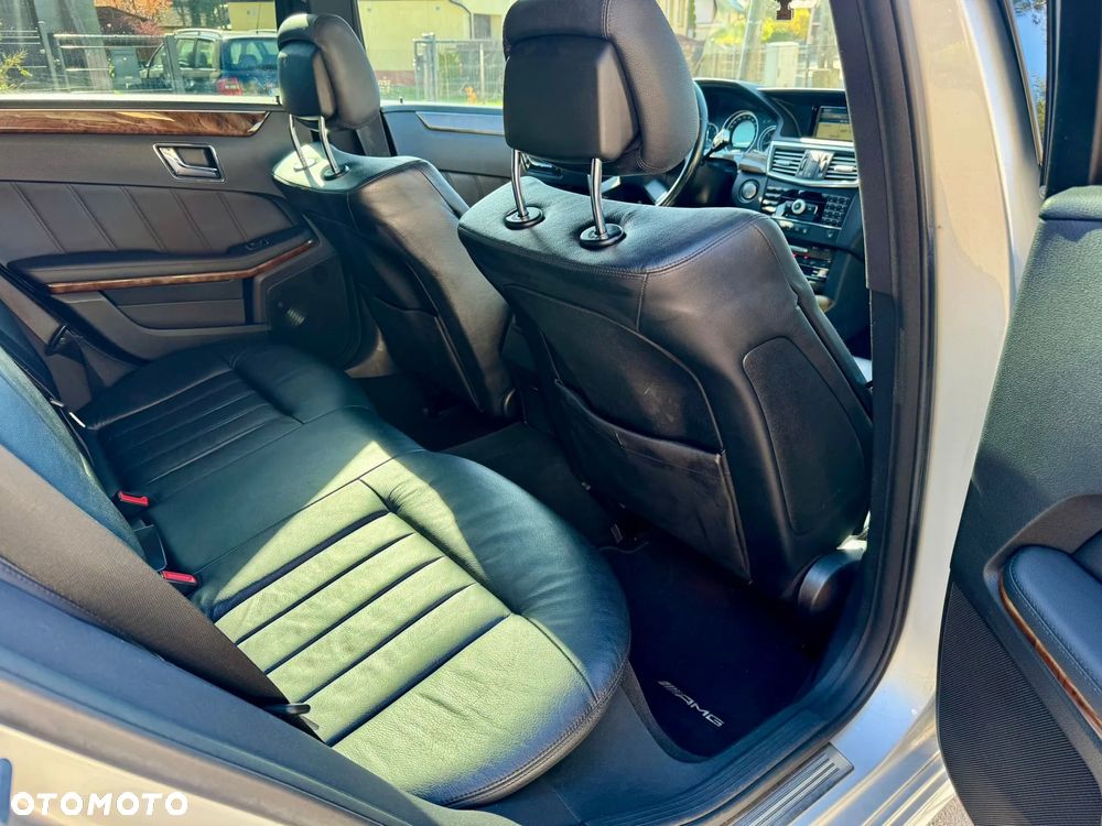 Mercedes-Benz Klasa E 350 CDI DPF BlueEFFICIENCY 7G-TRONIC Elegance - 13