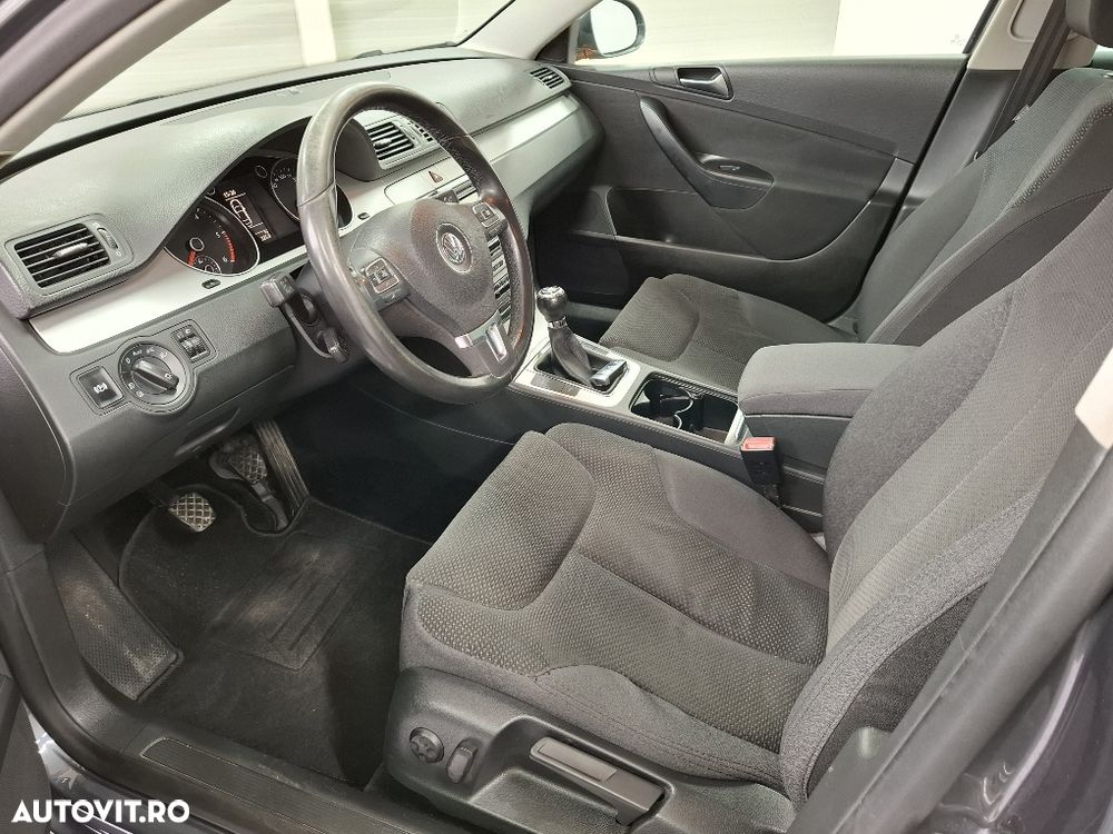 Volkswagen Passat 1.6 TDI DPF BlueMotion Technology Comfortline - 11