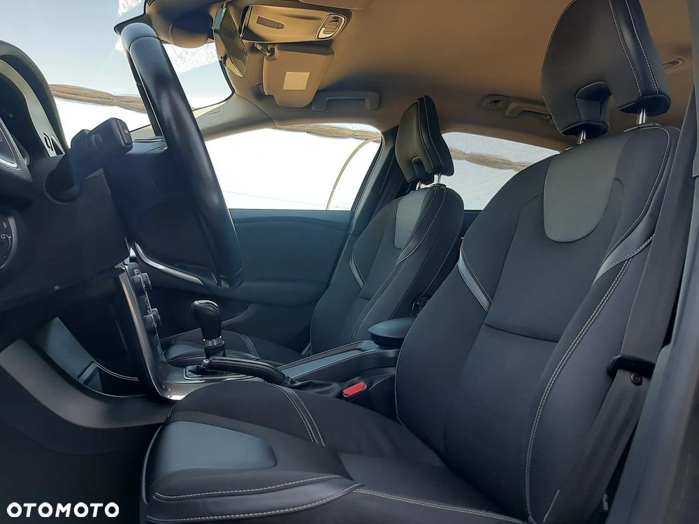 Volvo V40 D2 Momentum - 24