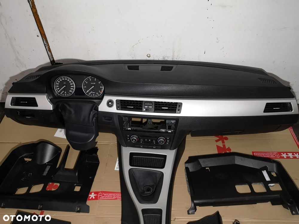 BMW E90 E91 DESKA KOKPIT KONSOLA ORYGINAŁ PULPIT - 2