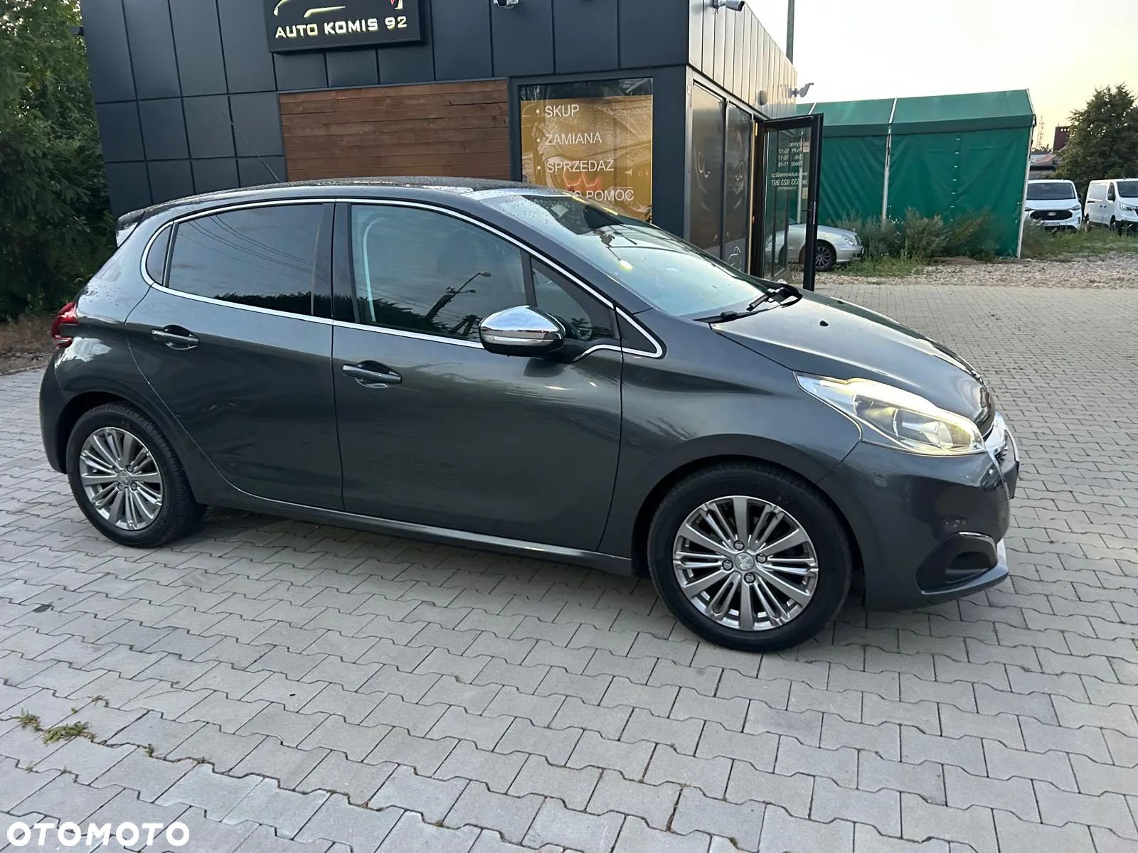 Peugeot 208 1.6 BlueHDi Allure S&S - 1