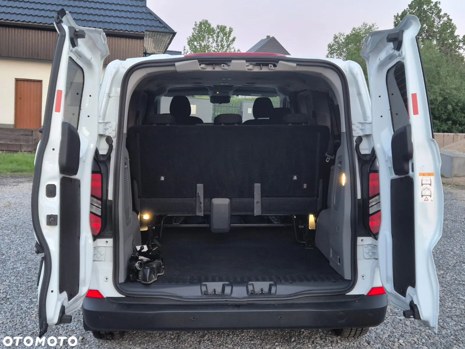 Ford Transit Custom 320 L2H1 LKW VA MultiCab Limited - 15