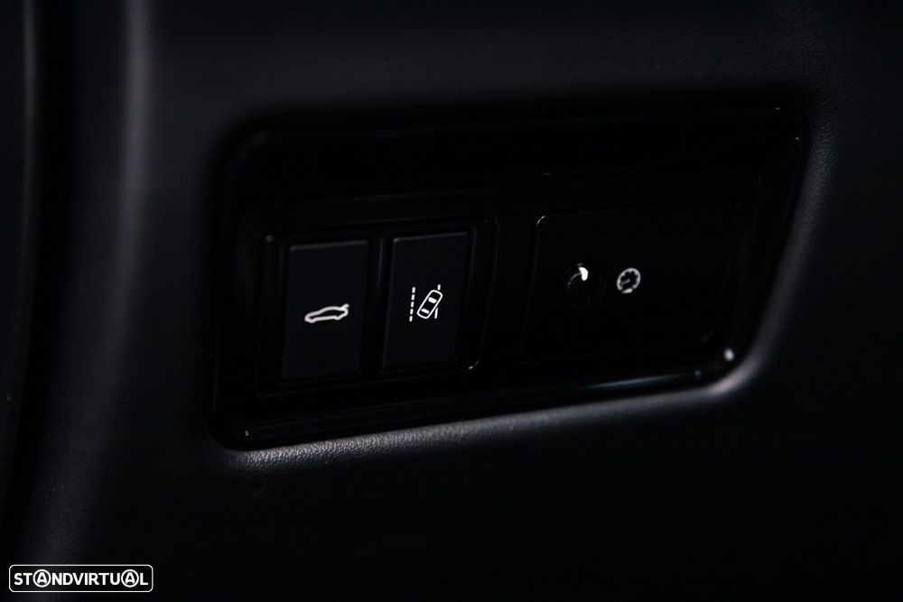 Jaguar XE 2.0 D R-Sport Aut. - 25