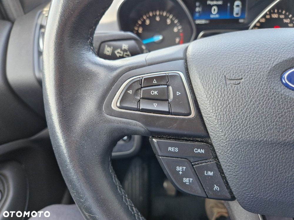 Ford Kuga - 24