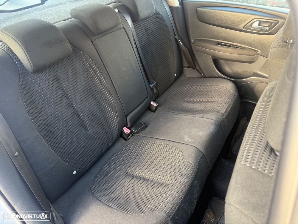 Citroën C4 1.6 HDi SX - 19