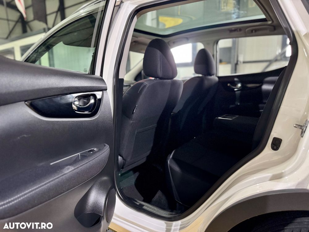 Nissan Qashqai 1.6 DCI Start/Stop X-TRONIC N-Connecta - 24