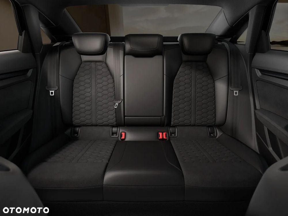 Audi RS3 Limousine - 11