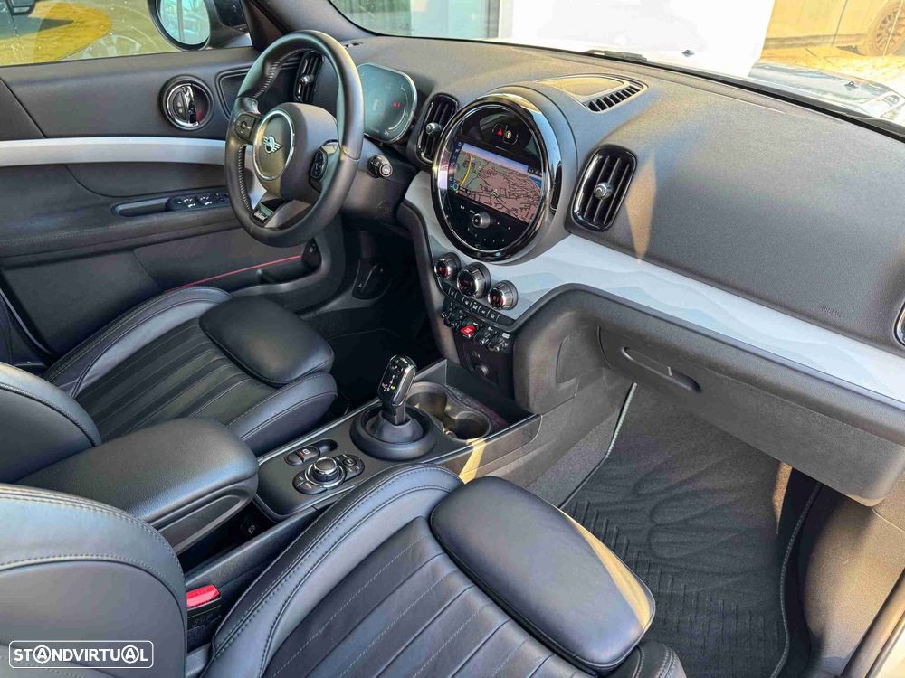 MINI Countryman Cooper D Premium First Essential Auto - 11