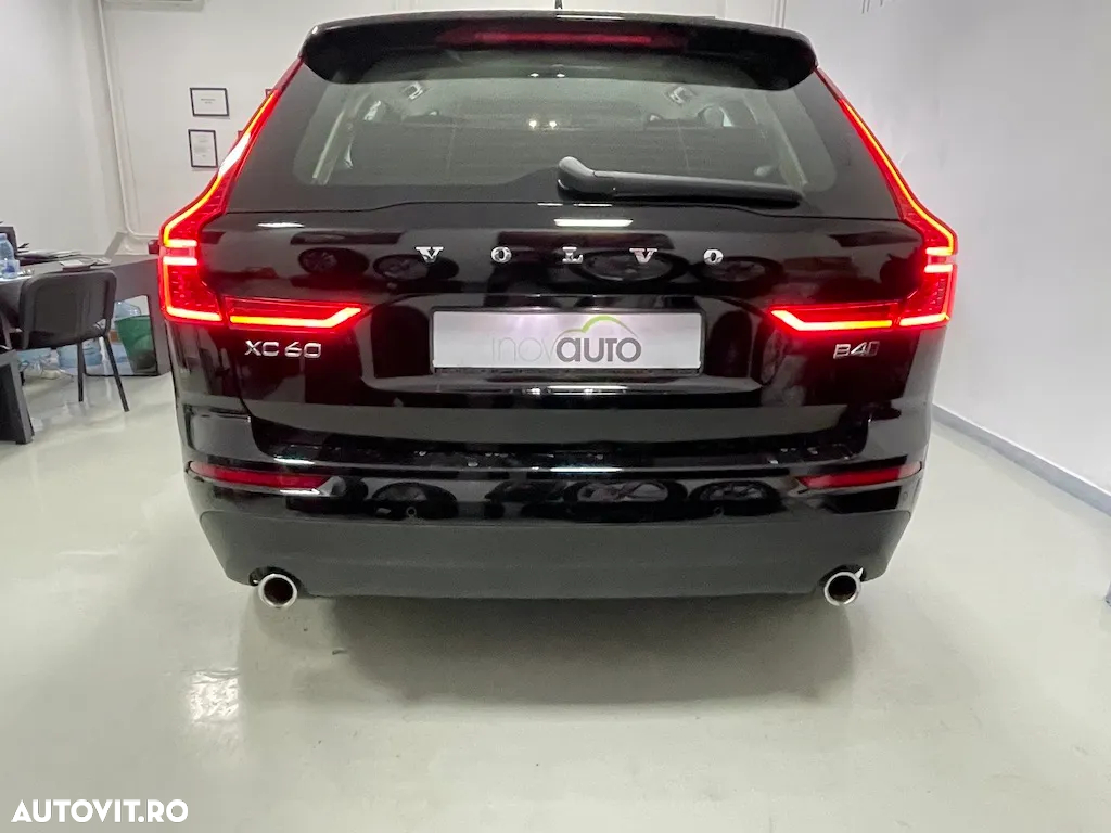 Volvo XC 60 B4 MHEV AWD Momentum - 5