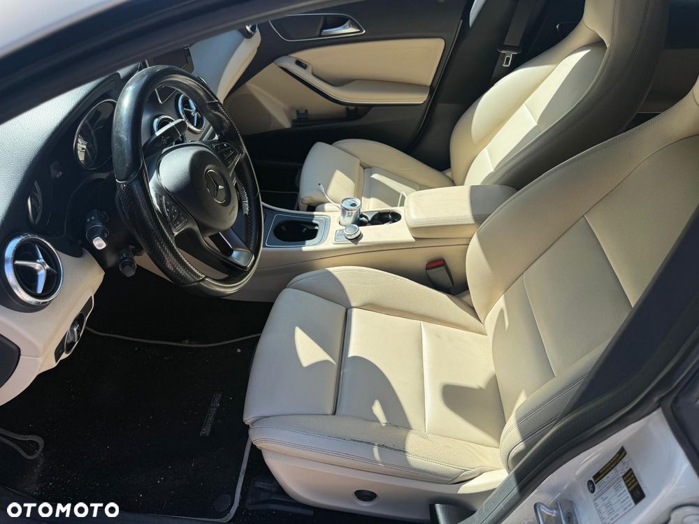 Mercedes-Benz CLA 250 4Matic 7G-DCT UrbanStyle Edition - 7