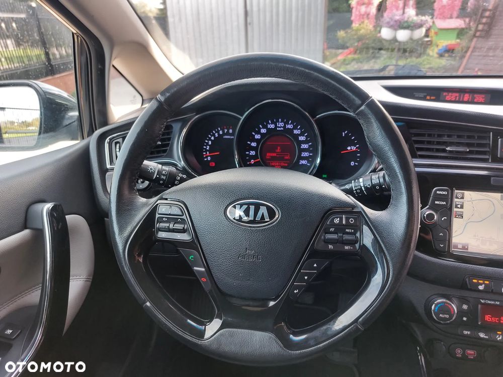 Kia Ceed 1.6 GDI ISG Dream-Team Edition - 10