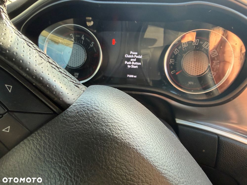 Dodge Challenger - 33