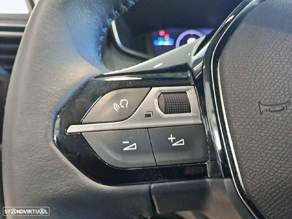 Peugeot 208 - 16