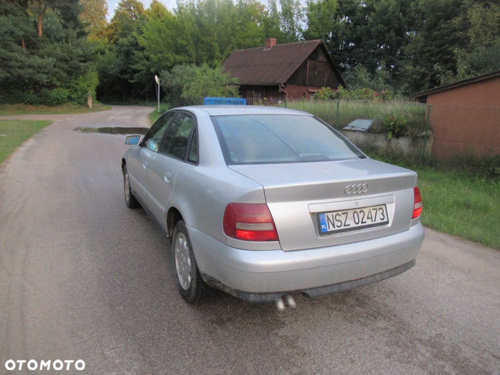 Audi A4 Limousine - 3