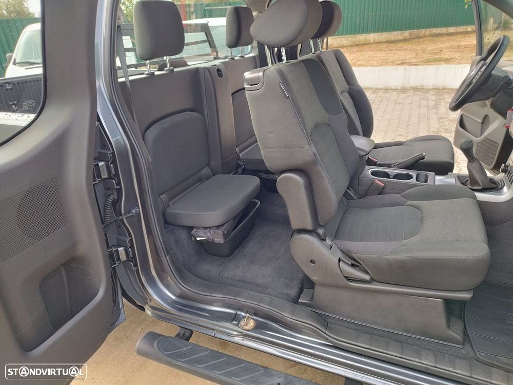 Nissan Navara 2.5 dCi CD XE P.Comfort 3.5T 4WD - 23