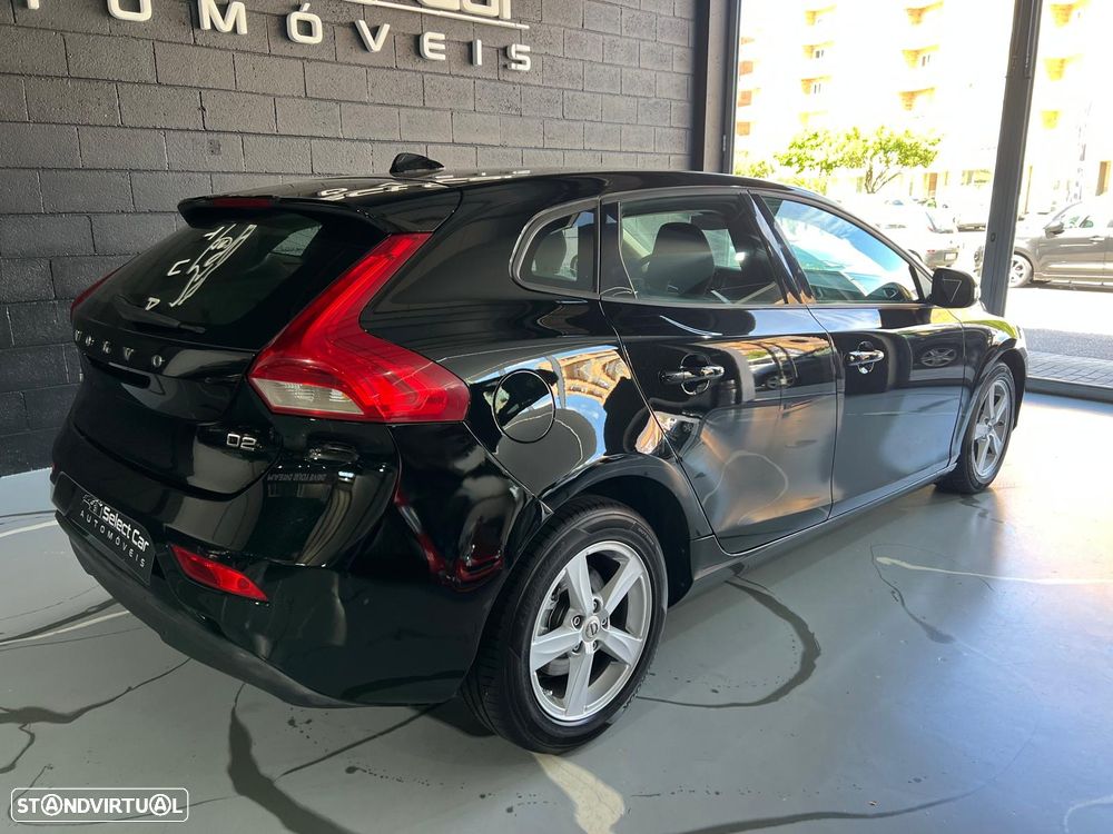Volvo V40 2.0 D3 Momentum - 10