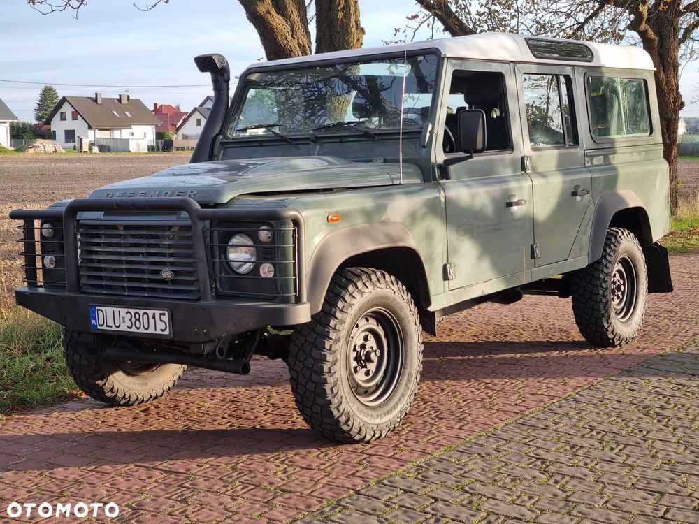 Land Rover Defender - 26