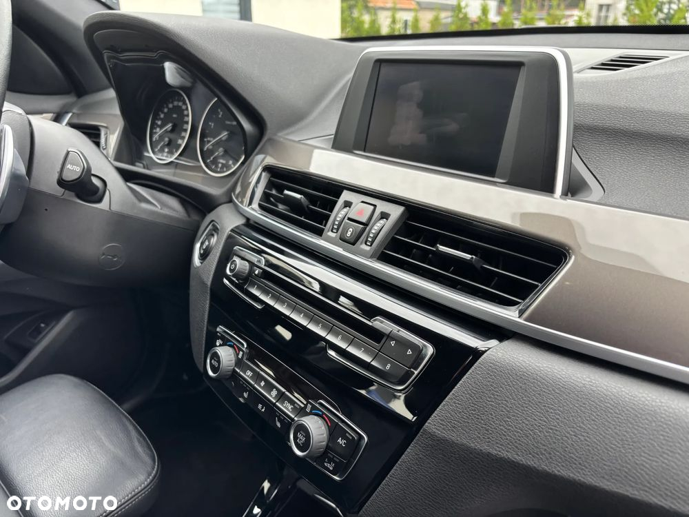 BMW X1 xDrive20i xLine - 14