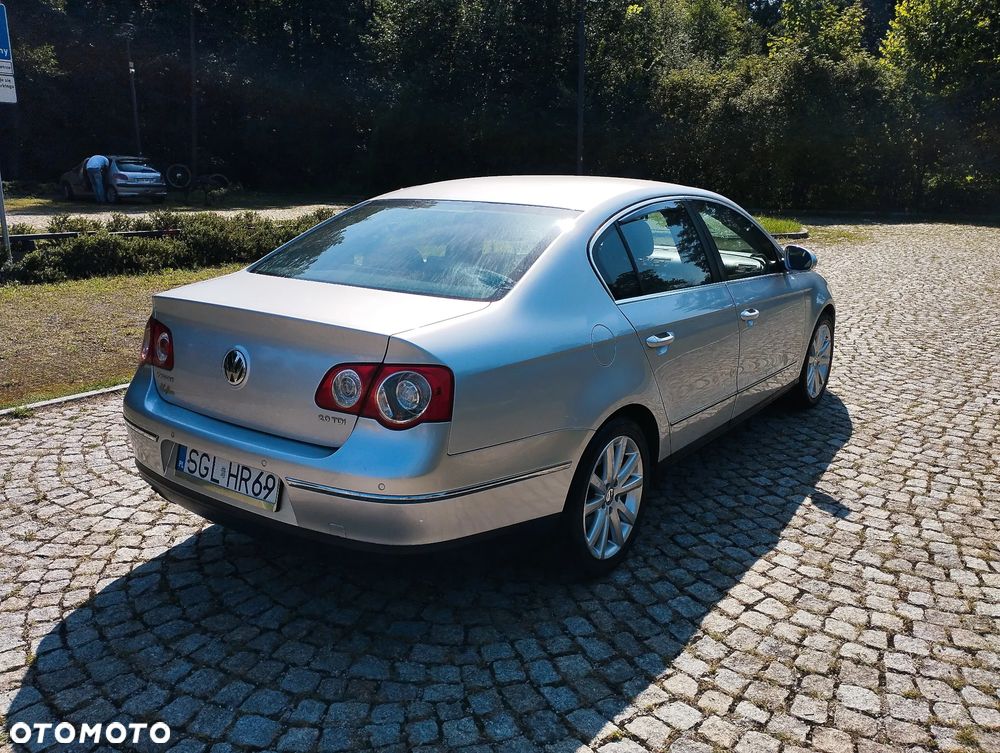 Volkswagen Passat 2.0 TDI DSG Highline - 4