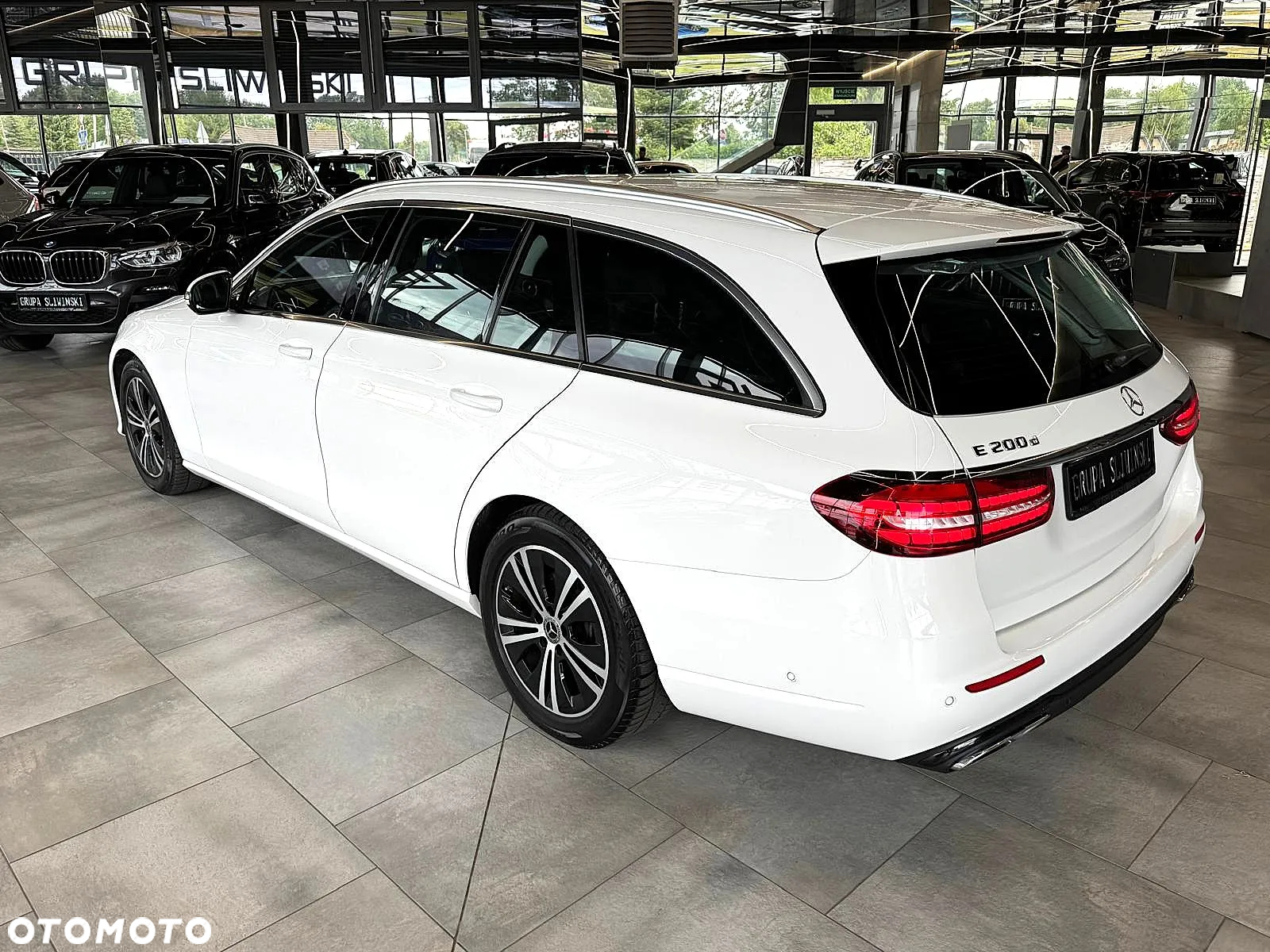 Mercedes-Benz Klasa E 200 d T 9G-TRONIC Avantgarde - 6