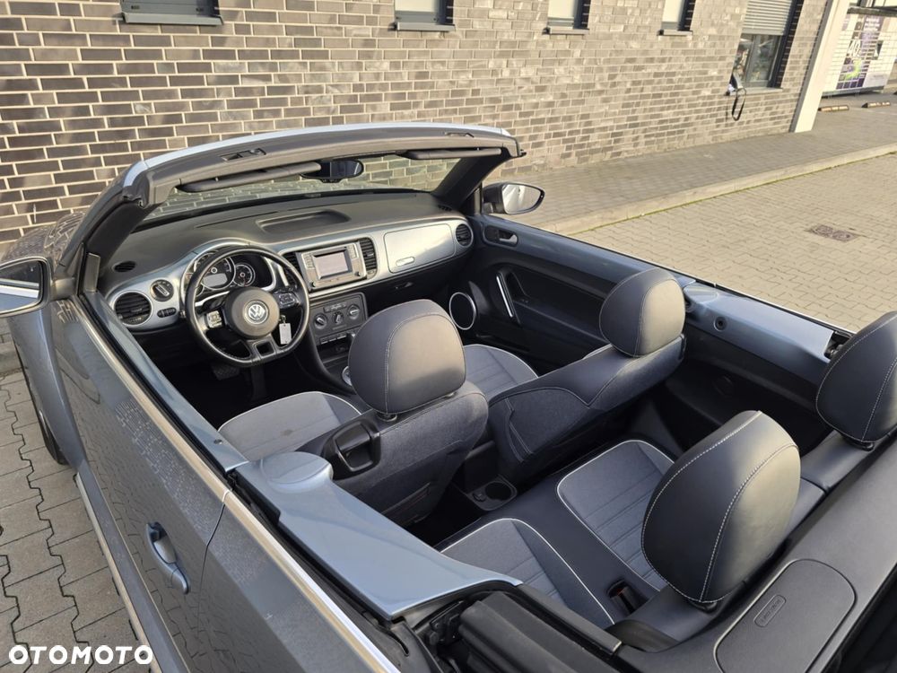 Volkswagen New Beetle - 22