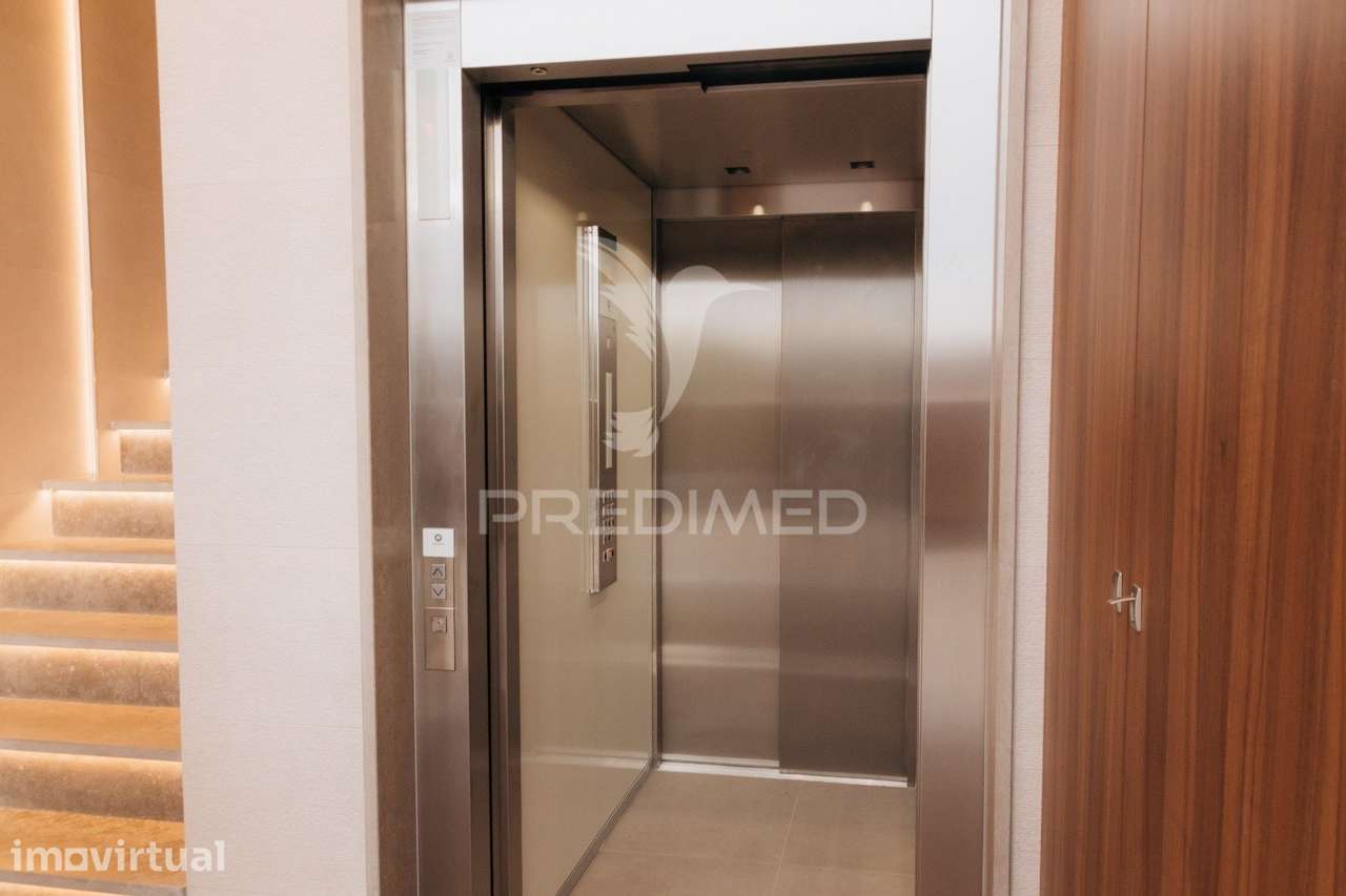 Excelente Apartamento "Novo " T2 de 108m2 c./ Suite / Terraço de 10... - Grande imagem: 5/37