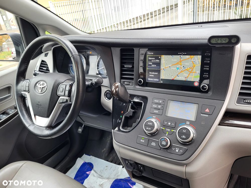 Toyota Sienna 3.5 V6 XLE AWD - 9