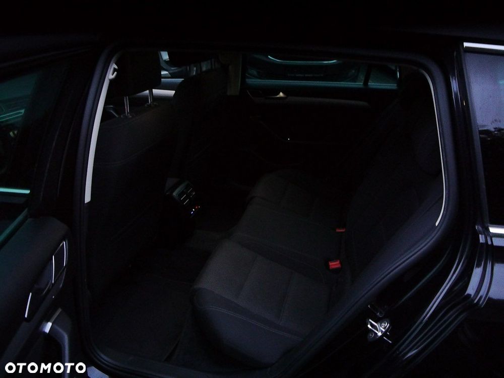 Volkswagen Passat Variant - 22