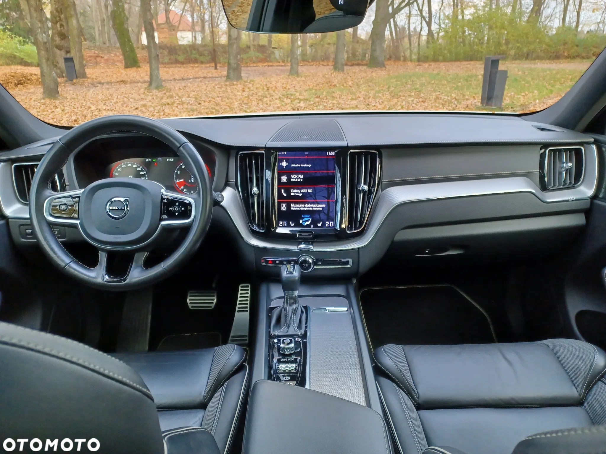 Volvo XC 60 T5 AWD R-Design - 28