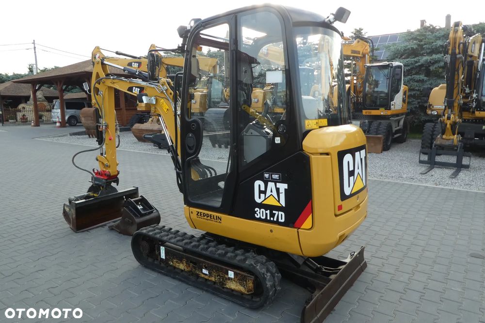 Caterpillar 301,7D Z NIEMIEC DWIE ŁYŻKI - 3