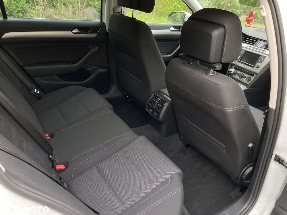 Volkswagen Passat 2.0 TDI BMT Comfortline - 10