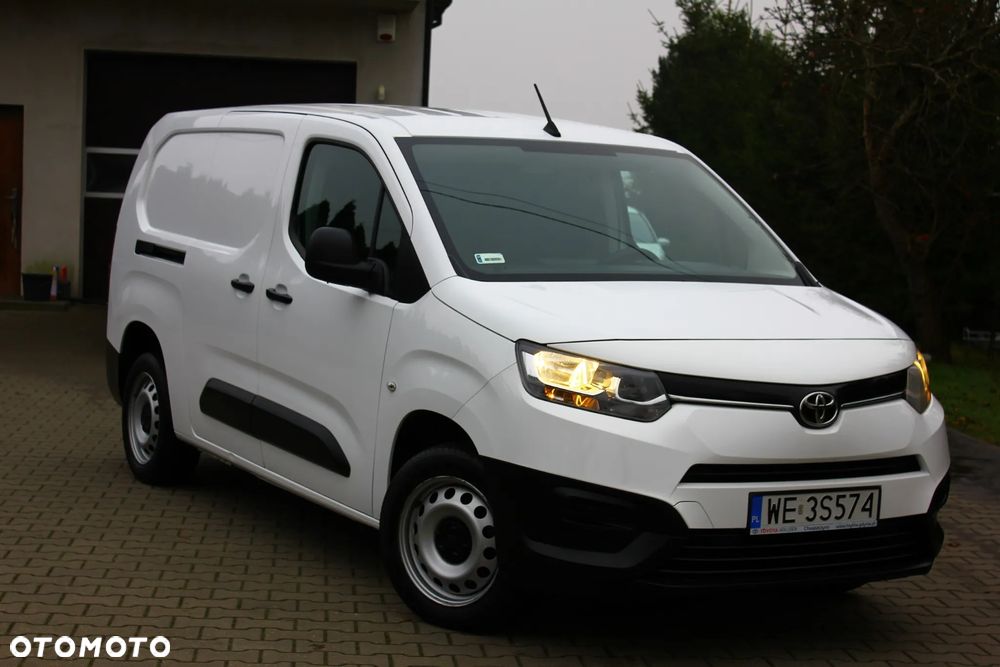 Toyota Proace City CHŁODNIA 1.5D-4D 102KM LONG L2 3 Osobowy - 1
