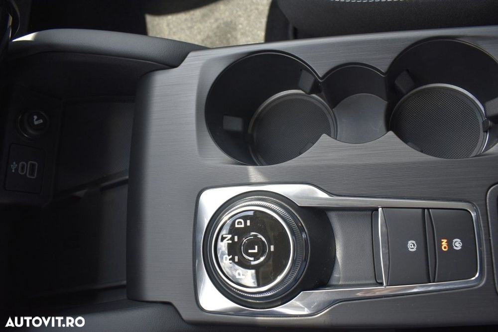 Ford Kuga 2.5 Duratec FWD FHEV Titanium - 35