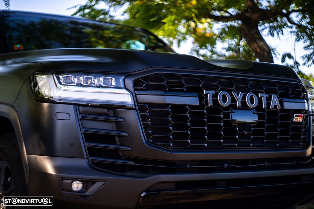 Toyota Land Cruiser - 14