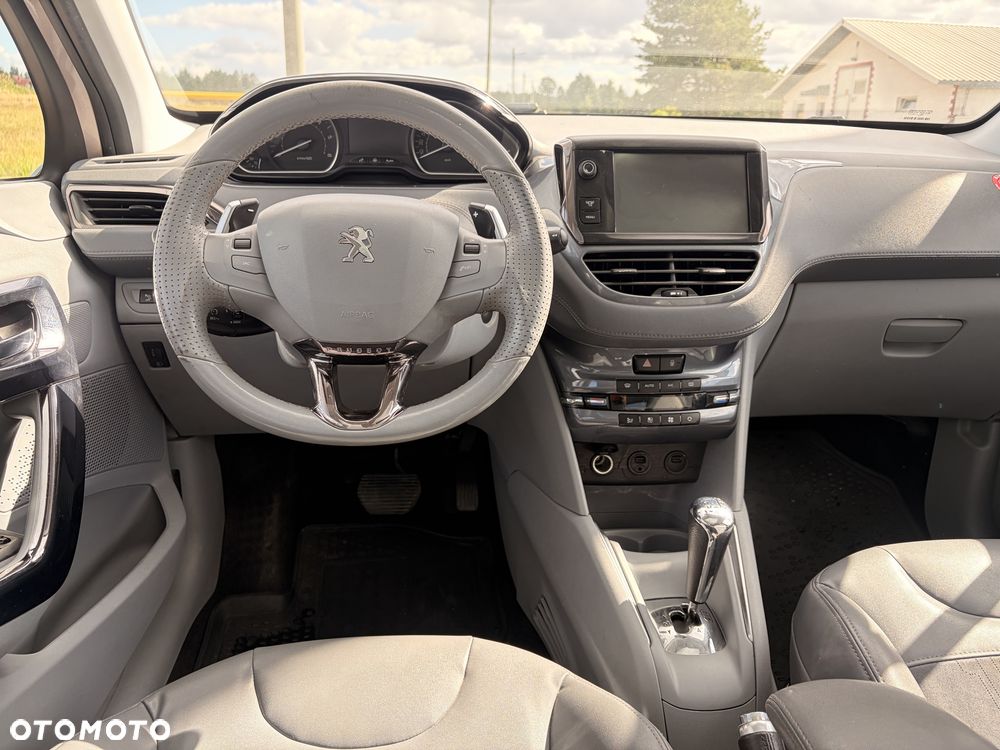 Peugeot 208 - 6