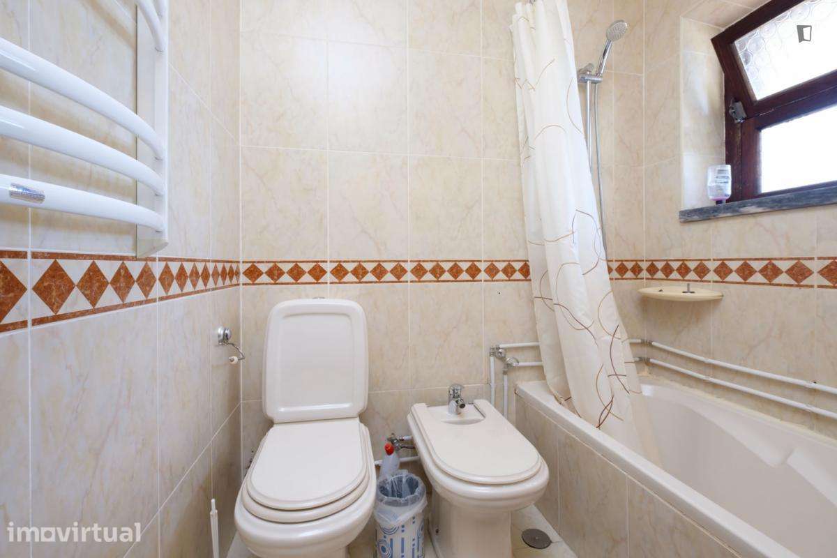 Quarto - localizado em Olivais Coimbra - Grande imagem: 2/44