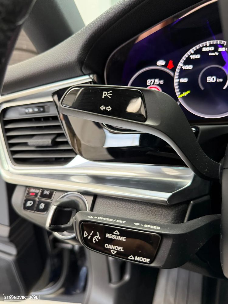 Porsche Panamera Sport Turismo 4 E-Hybrid - 22