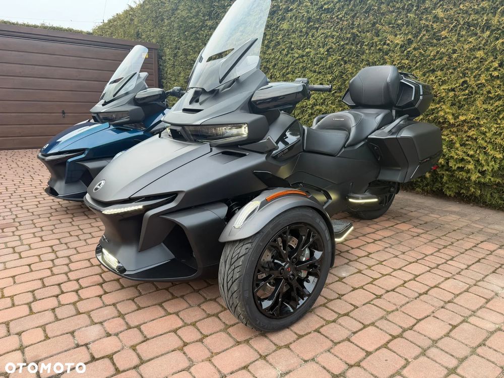 Can-Am Spyder - 2