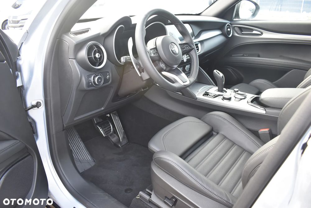 Alfa Romeo Stelvio 2.0 Turbo Veloce Q4 - 9