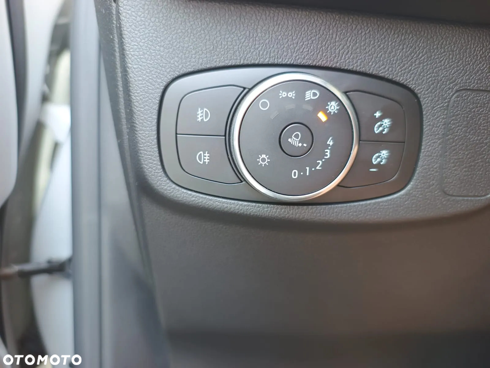 Ford Focus 1.0 EcoBoost Connected - 11