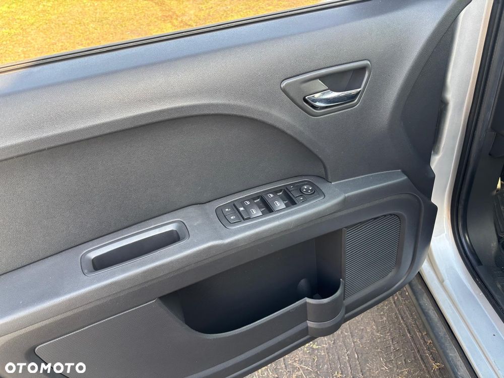 Dodge Journey 2.0 CRD SXT - 23