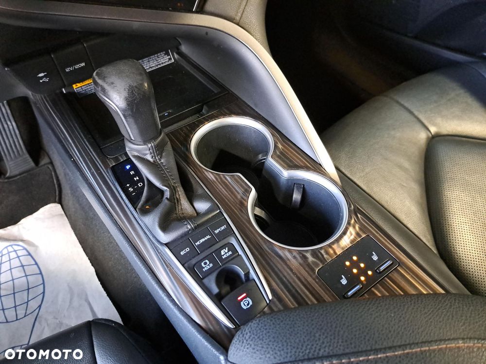 Toyota Camry 2.5 Hybrid Executive CVT - 25