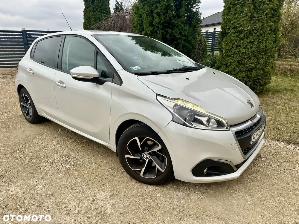 Peugeot 208 1.2 PureTech Allure - 5
