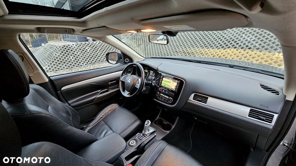 Mitsubishi Outlander 2.0 4WD Plus - 38