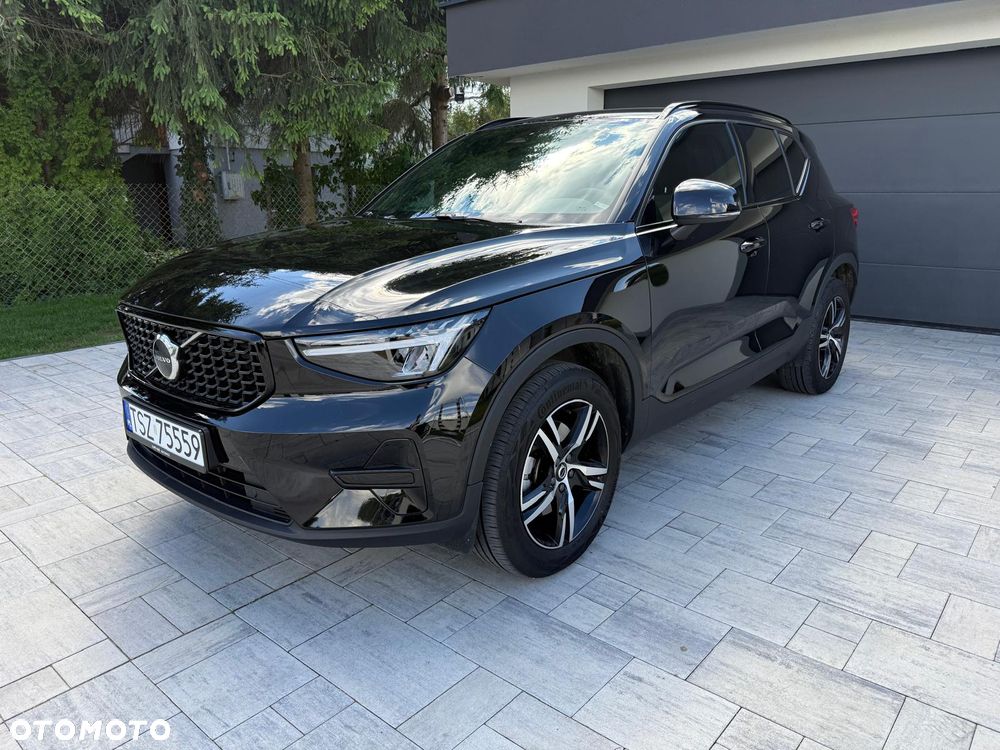 Volvo XC 40 B3 Plus Dark - 2