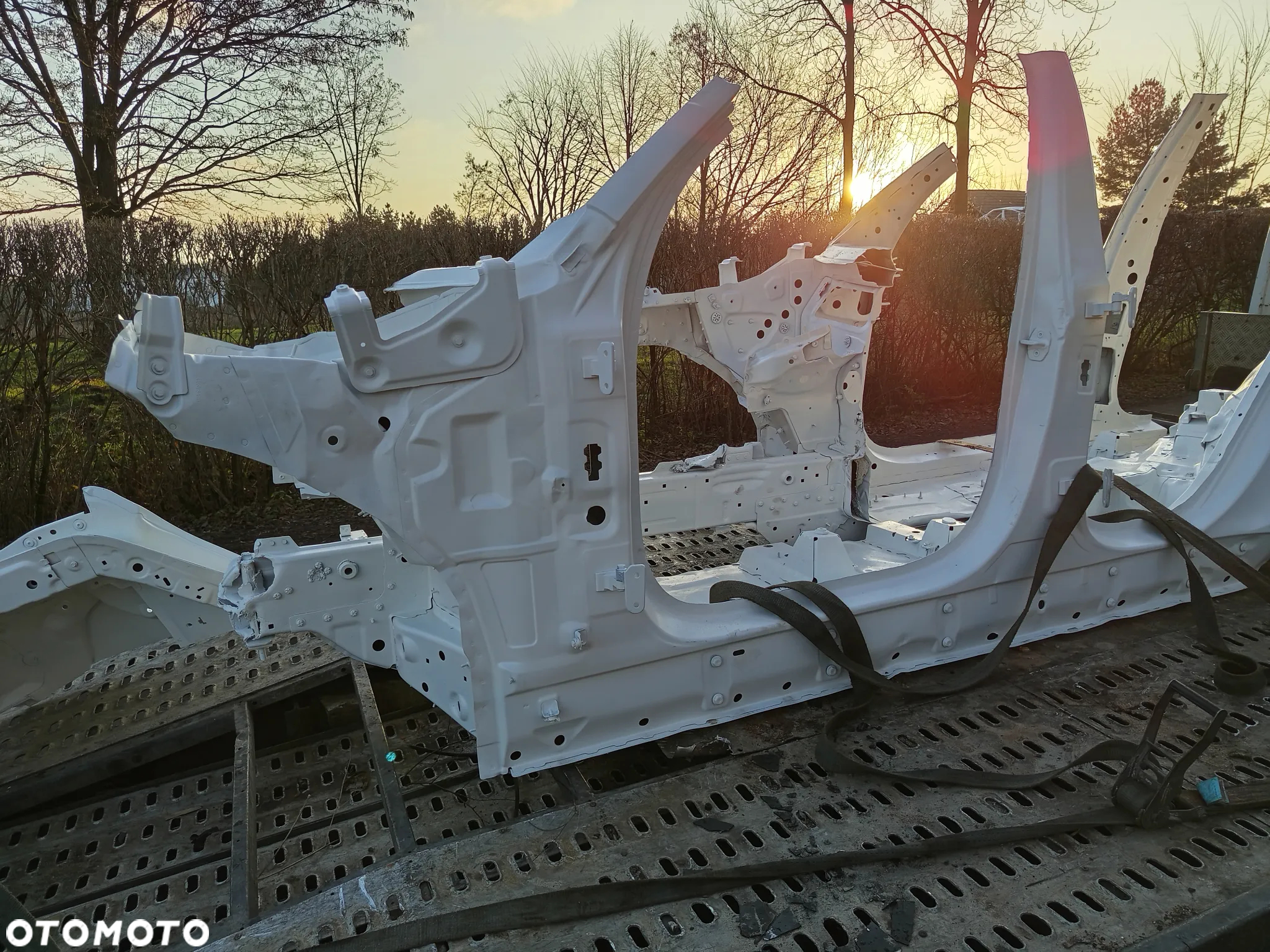 SŁUPEK A LEWY BMW X5 G05 F95 18- - 2