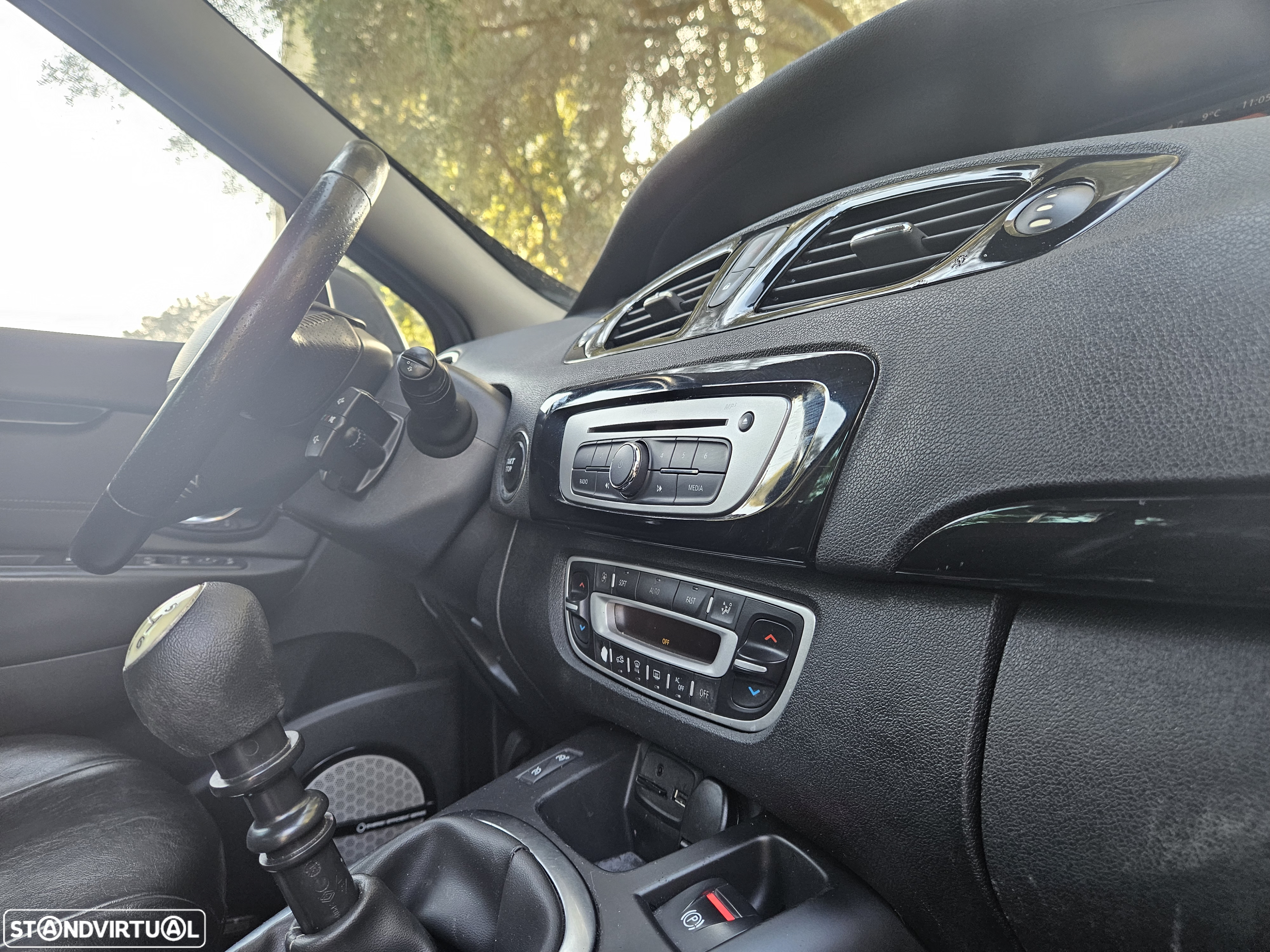 Renault Grand Scénic 1.6 dCi Bose Edition SS - 25