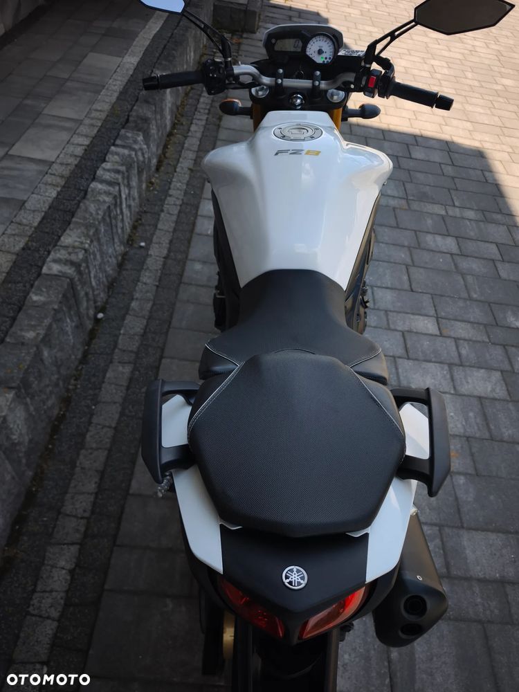 Yamaha FZ8 - 21